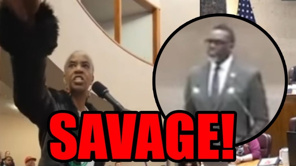 Angry mama SAVAGELY ROASTS Brandon Johnson during public event!!